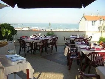Mirage 호텔 3*